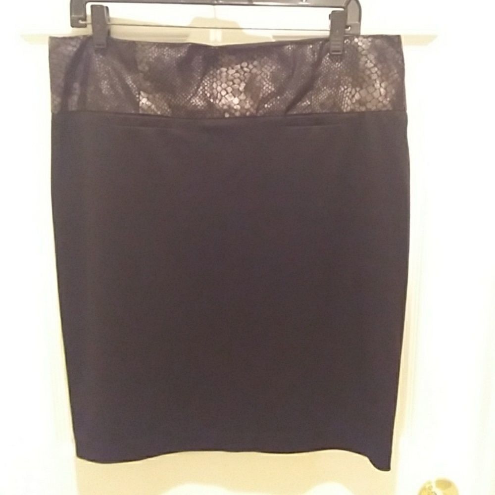 Courtenay Black Pencil Skirt Sz 12